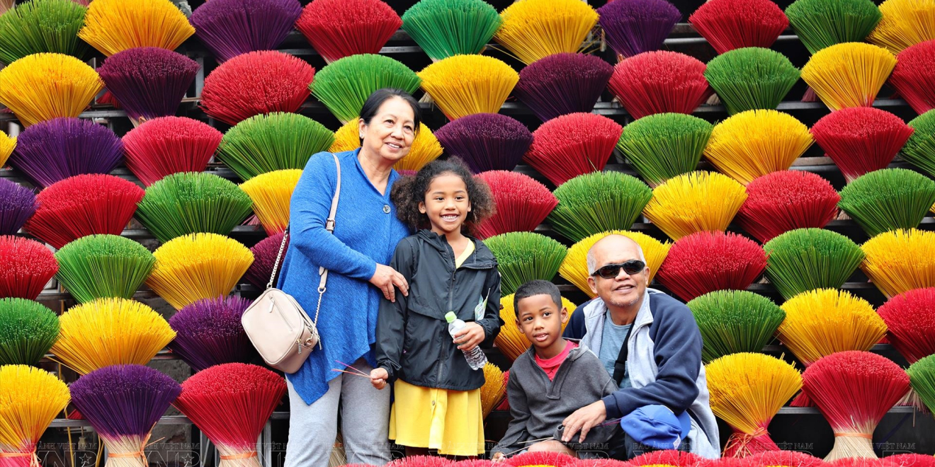 INCENSE VILLAGE & HAT MAKING VILLAGE ( HALF DAY NO LUNCH ) INCENSE VILLAGE & HAT MAKING VILLAGE ( HALF DAY NO LUNCH )