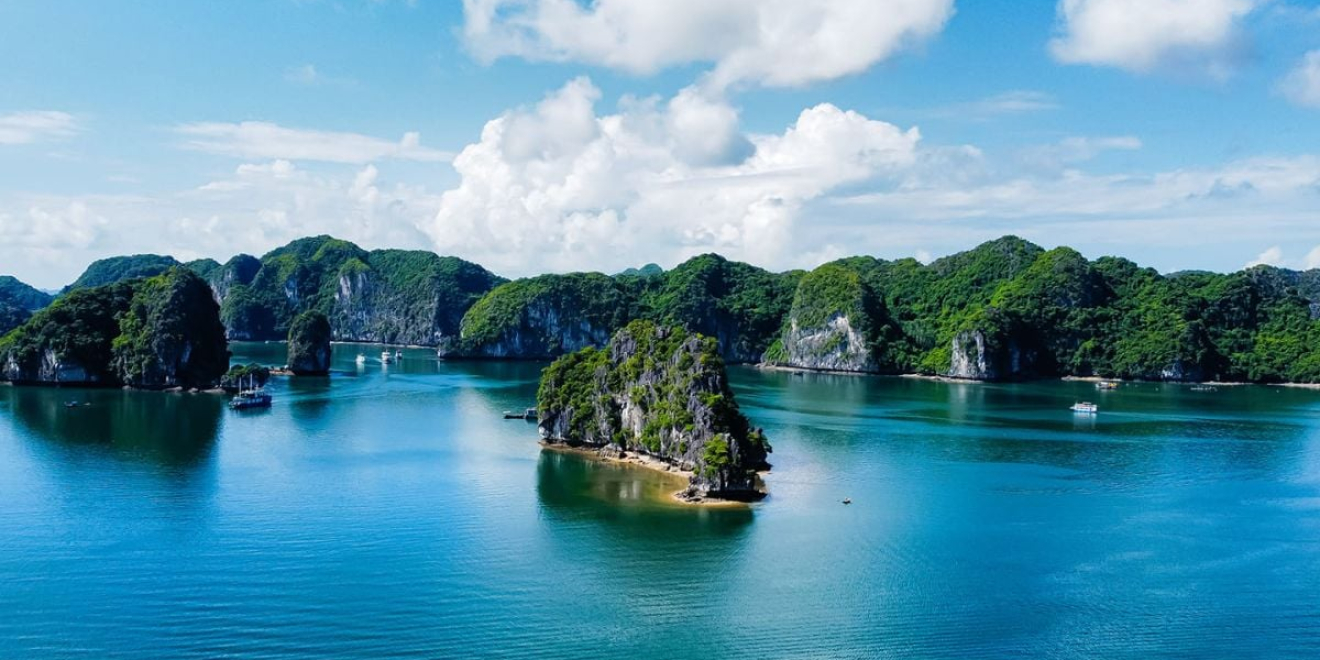 Pu Luong – Ninh Binh – Ha Long Bay 5D4N  Pu Luong – Ninh Binh – Ha Long Bay 5D4N