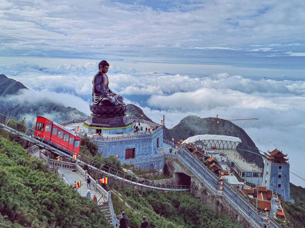 Sapa 2 Day Tour with Fansipan Moutian