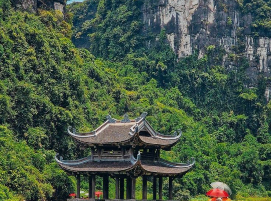 Hoa Lu - Trang An - Mua Cave 1DAY TOUR Hoa Lu - Trang An - Mua Cave 1DAY TOUR