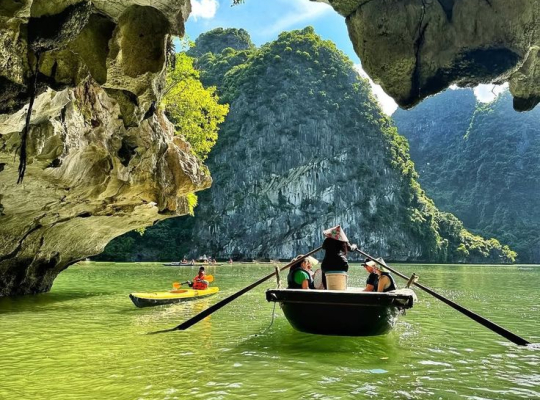 Hoa Lu - Tam Coc - Mua Cave 1 Day Tour 