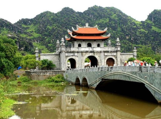 Pu Luong – Ninh Binh – Ha Long Bay 5D4N  Pu Luong – Ninh Binh – Ha Long Bay 5D4N