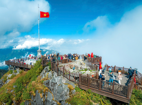 Sapa 2 Day Tour with Fansipan Moutian Sapa 2 Day Tour with Fansipan Moutian