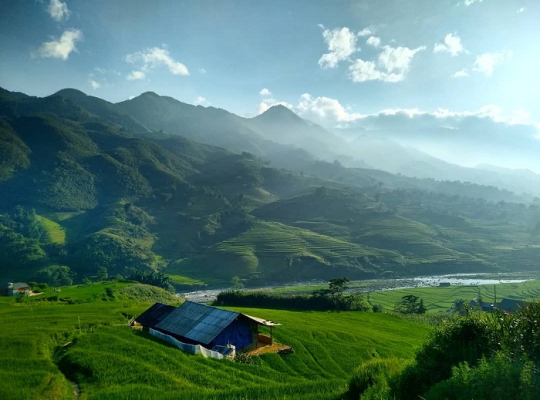 Sapa Trekking  3D4N-Lao cai - Sapa - Laochai - Tavan  (Muong Hoa Valley )  Sapa Trekking  3D4N-Lao cai - Sapa - Laochai - Tavan  (Muong Hoa Valley )