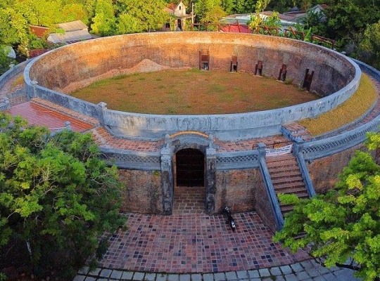 Hue City Tour only 1DAY-Cycling, tombs, local village, boat tour to Thien Mu pagoda Hue City Tour only 1DAY-Cycling, tombs, local village, boat tour to Thien Mu pagoda