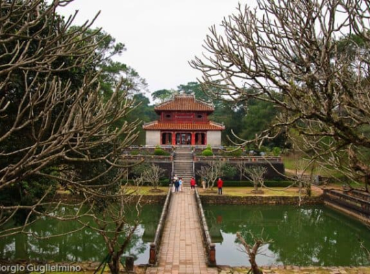 Hue City Tour only 1DAY-Cycling, tombs, local village, boat tour to Thien Mu pagoda Hue City Tour only 1DAY-Cycling, tombs, local village, boat tour to Thien Mu pagoda